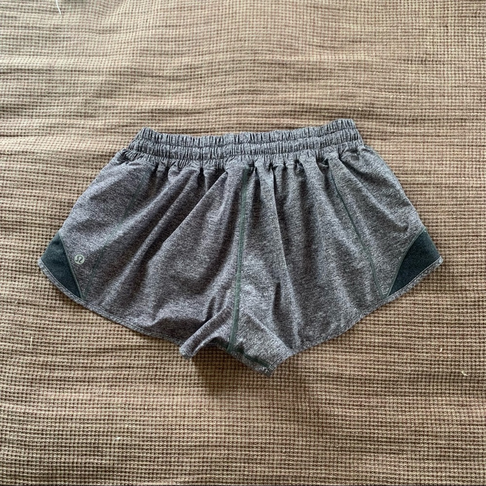 Lululemon Hotty Hot Shorts 2.5"